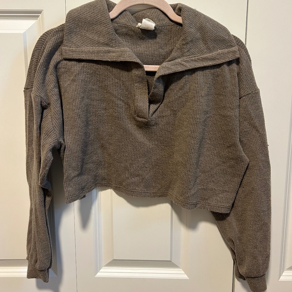 Cropped collard sweater- khaki brown Size M